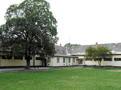 iskolaudvar